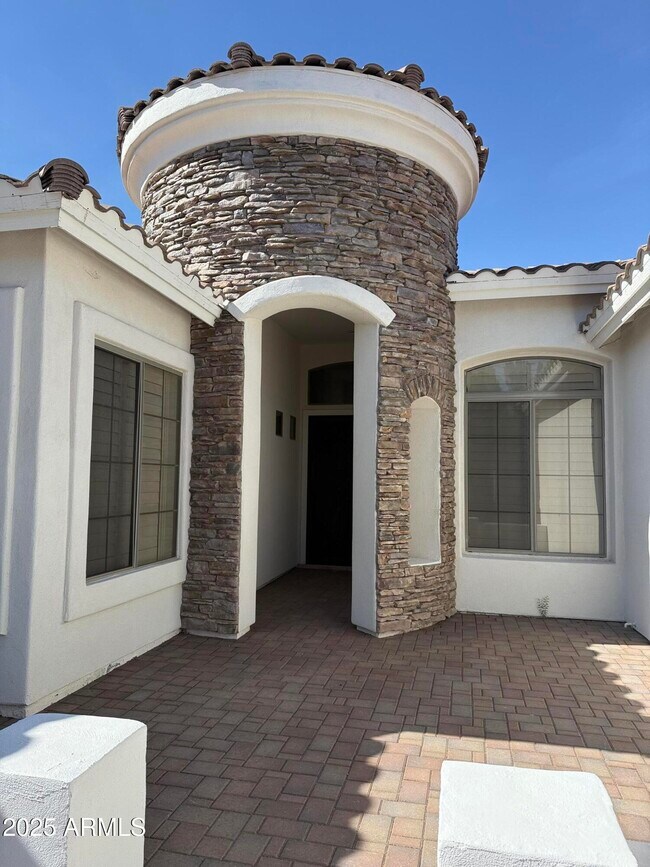 Building Photo - 2200 W Marlin Dr