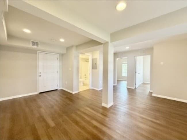 Building Photo - 425 F St