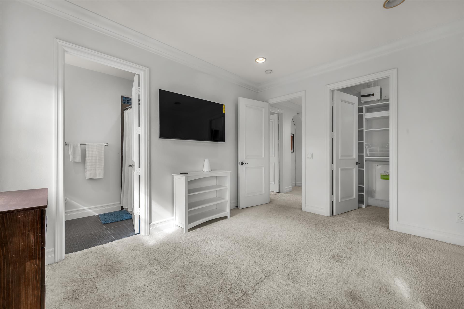 Building Photo - 8001 Ocean Bluff Dr