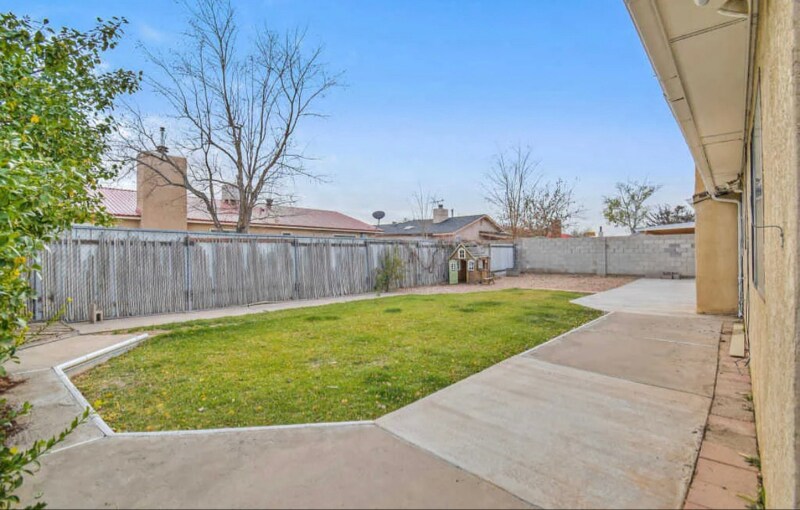 Building Photo - 856 Lancelot St