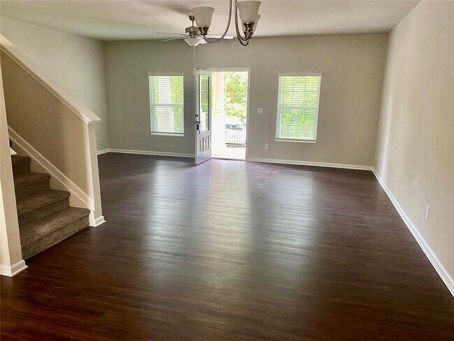 Building Photo - 537 Ruths Dr