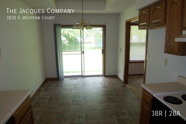 Building Photo - 3820 S Western Ct