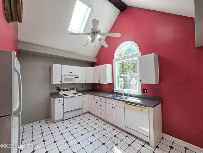 Building Photo - 3932 Kennison Ave
