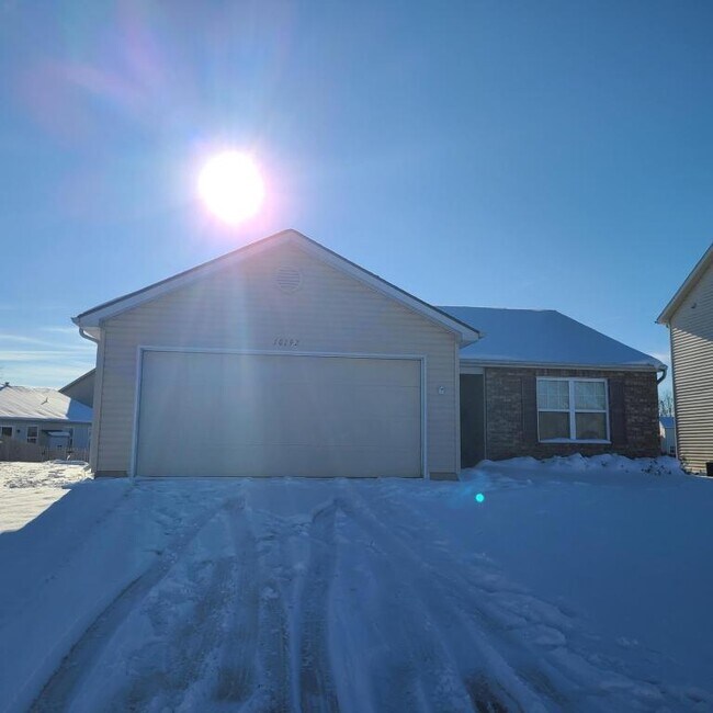 Primary Photo - 10192 Greenmoor Dr