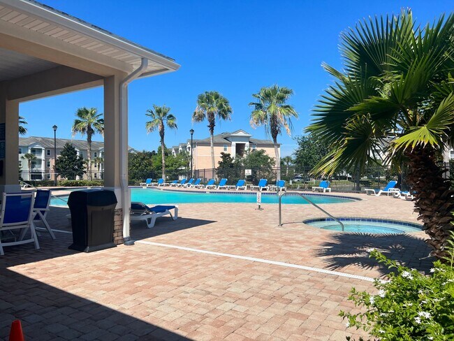 Building Photo - Stylish 3 Bedroom, 2 bath Condo with Woode...
