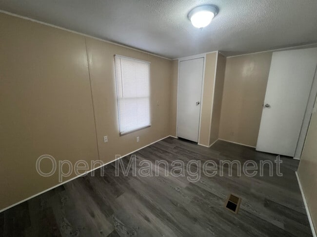 Building Photo - 3300 Voight Blvd