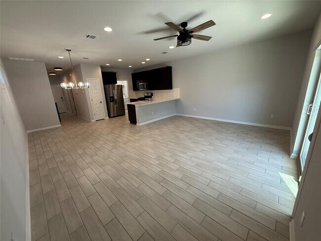 Building Photo - 1720 Artesian Spgs Xing