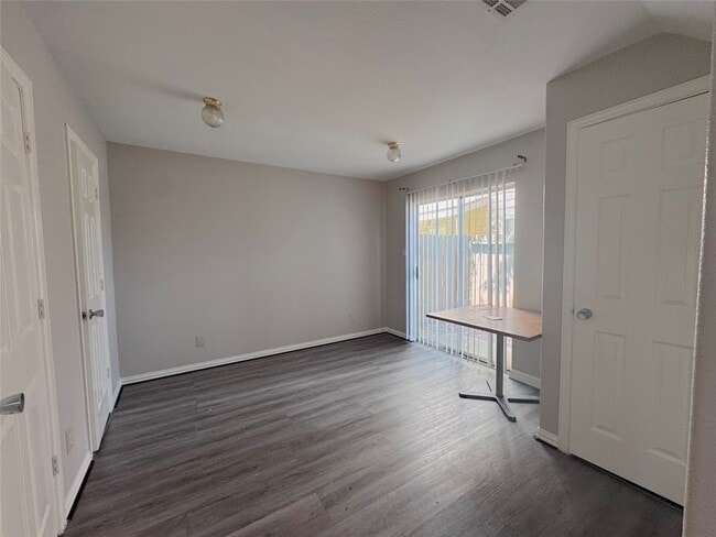 Building Photo - 12424 Sunlit Wood Way