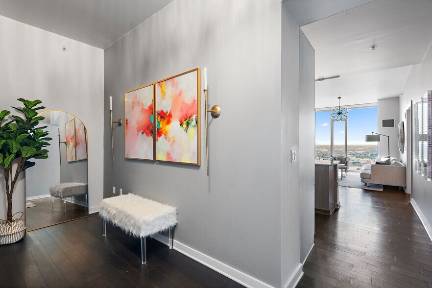 Entry foyer - 515 Church St