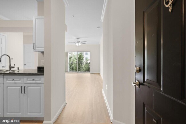 Building Photo - 12945 Centre Park Cir