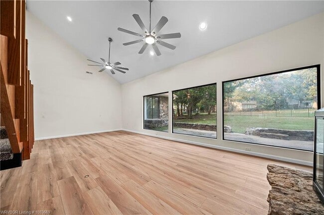 Building Photo - 4 bedroom Single Family home in Fianna Hils