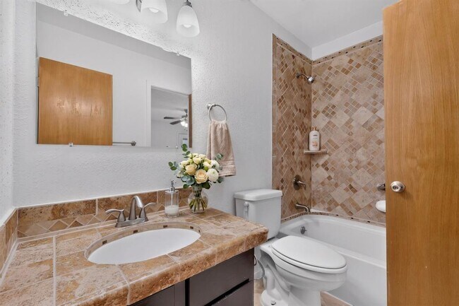 Building Photo - 8418 Fathom Cir