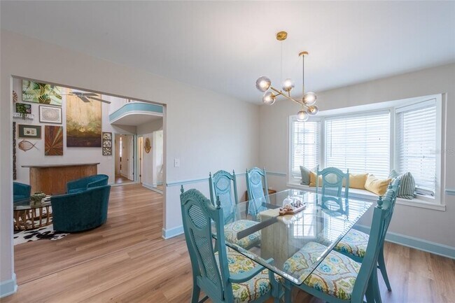 Building Photo - 5005 Canterbury Dr