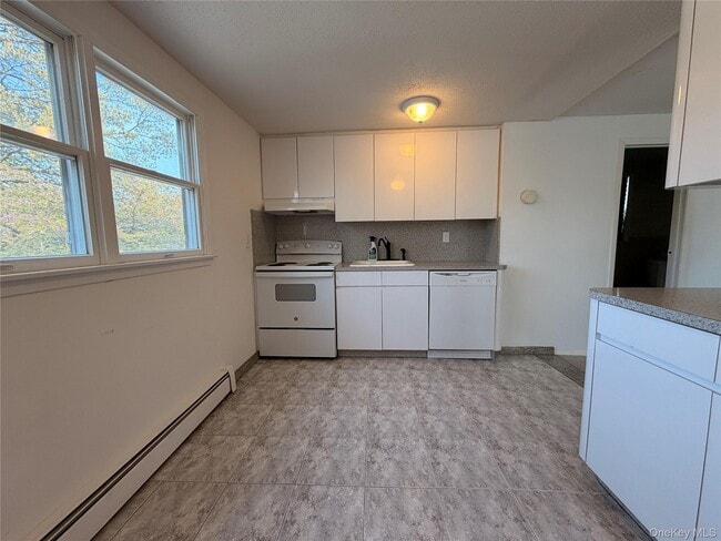 Building Photo - 3535 Park Ave