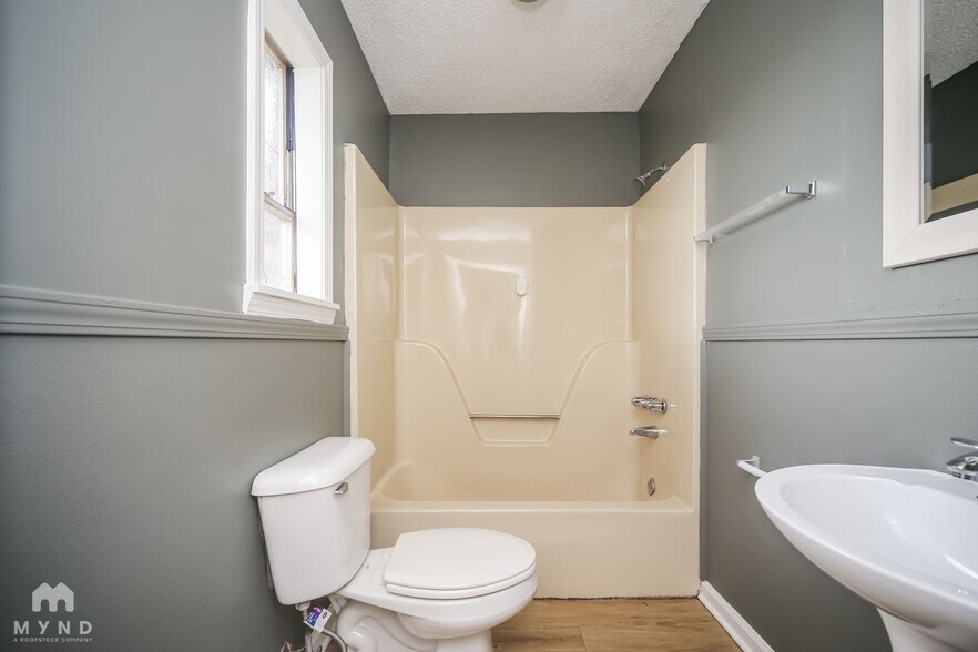 Building Photo - 5704 Westminister Ln