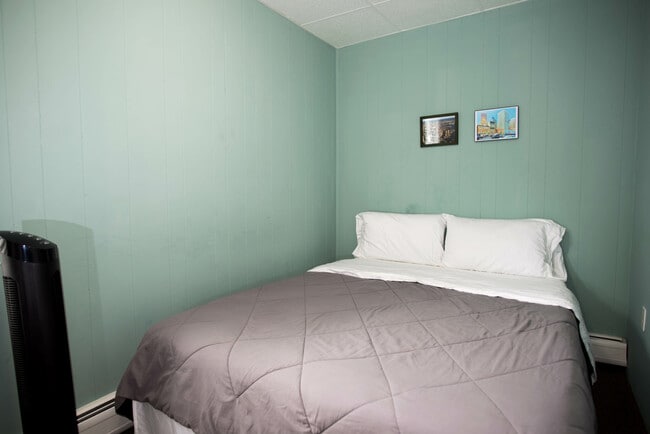 Building Photo - 42 Everett St