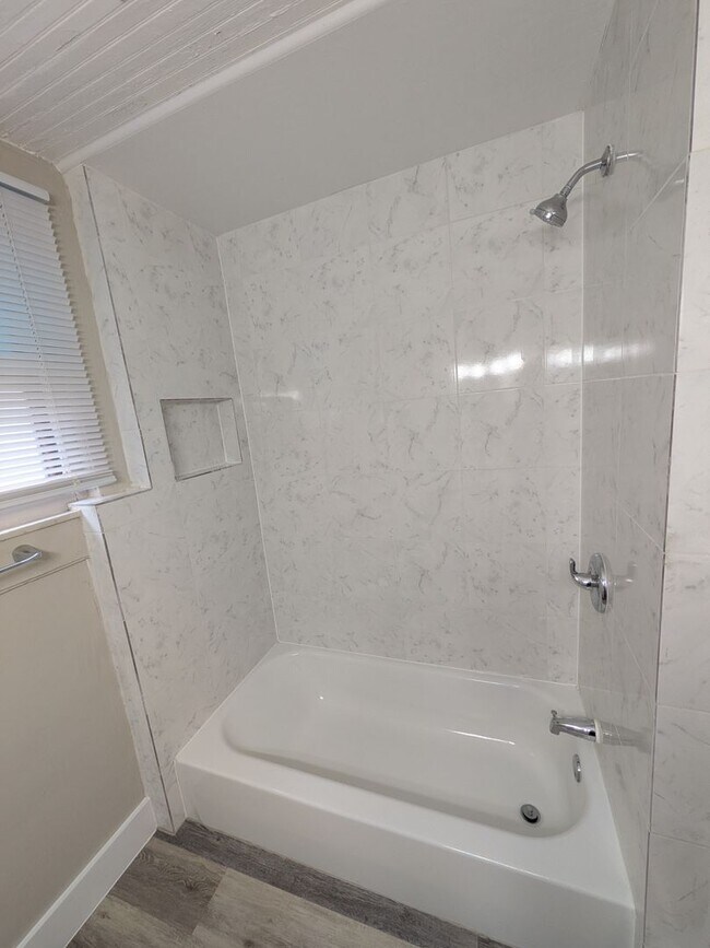 Building Photo - Government Hills 1 Bedroom close to The Pearl and Fort Sam Houston in the heart of San Antonio
