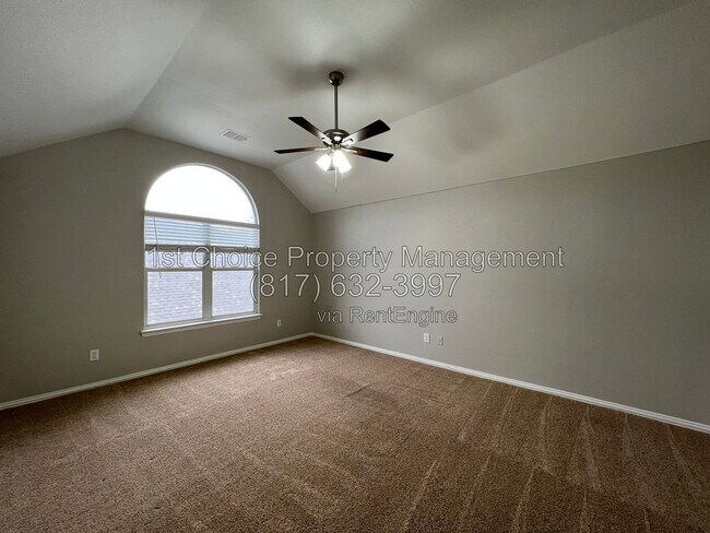 Building Photo - 5312 Scenic Point Dr