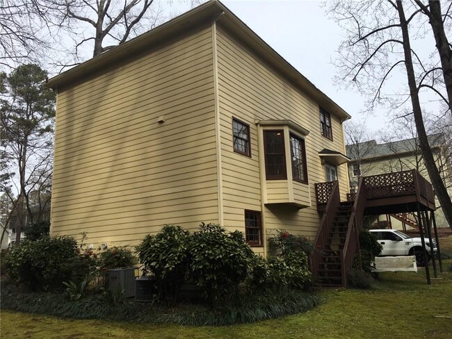 Building Photo - 310 Milesford Ct