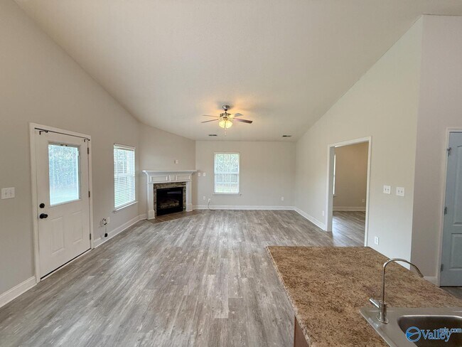 Building Photo - 211 High Green Dr