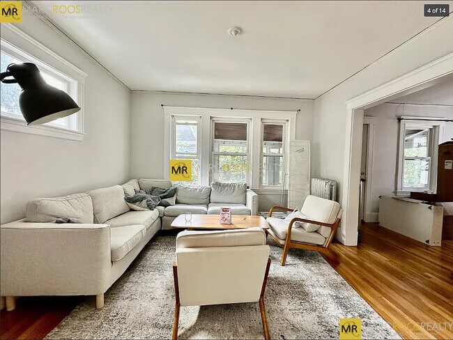 Primary Photo - 19 Sunset Ave