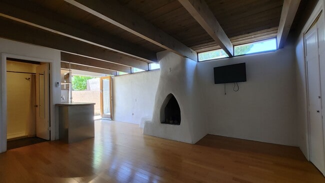 Building Photo - Coming Soon! Old Town Charm! 2 Bedroom Hou...