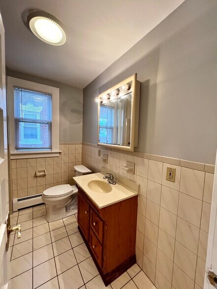 Building Photo - 532 High St