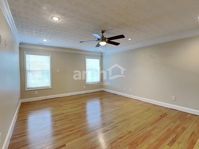 Building Photo - 2820 Wadley Ln