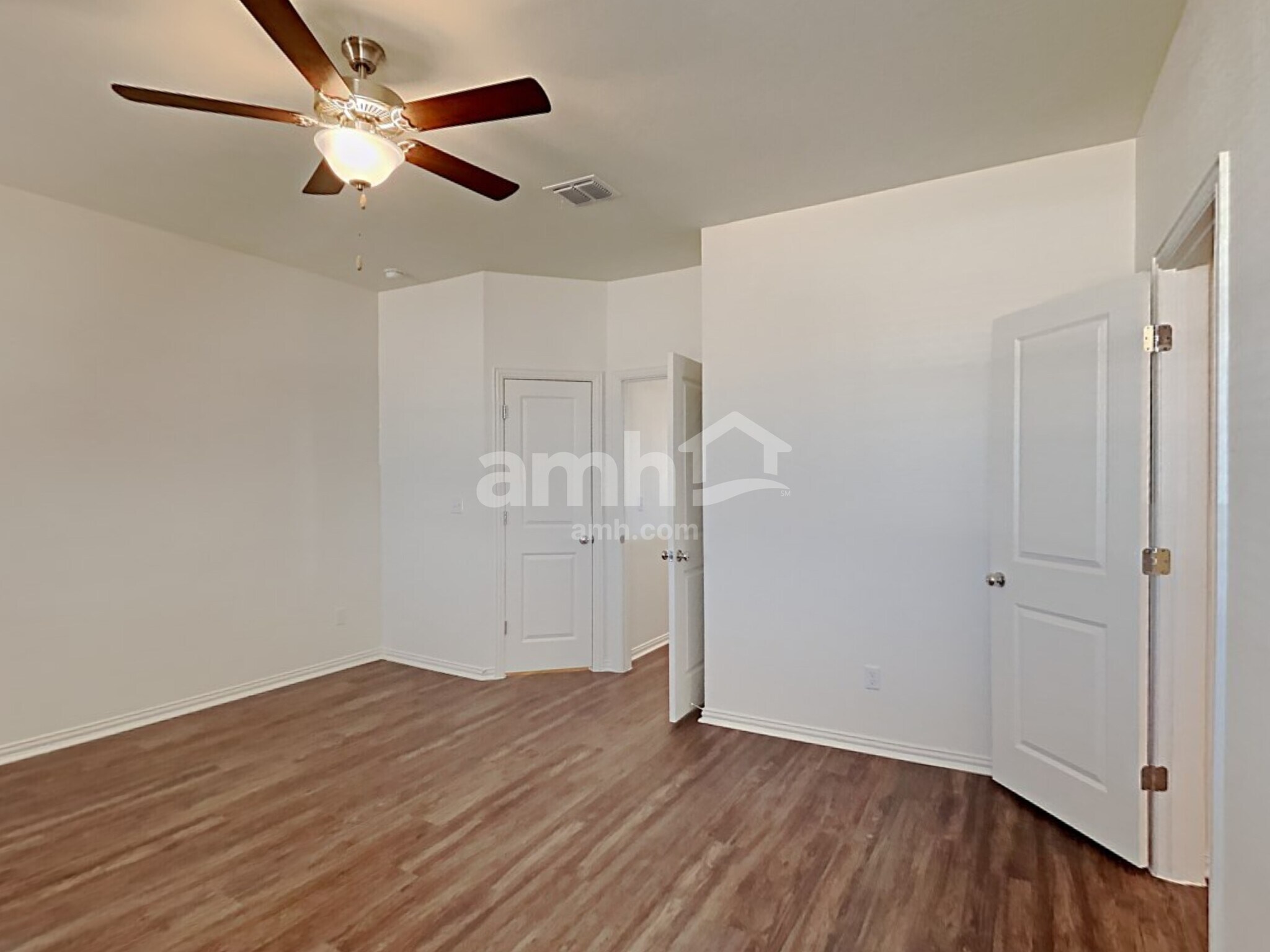 Building Photo - 207 Pebble Creek Run