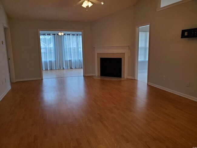 Building Photo - 444 Plover Ln