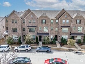 Building Photo - 298 Almanor St
