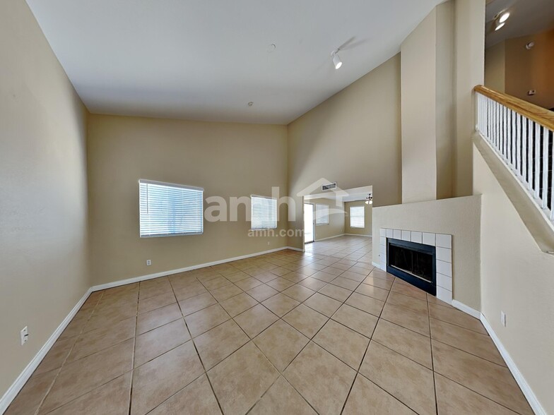 Building Photo - 8890 N 114th Ave