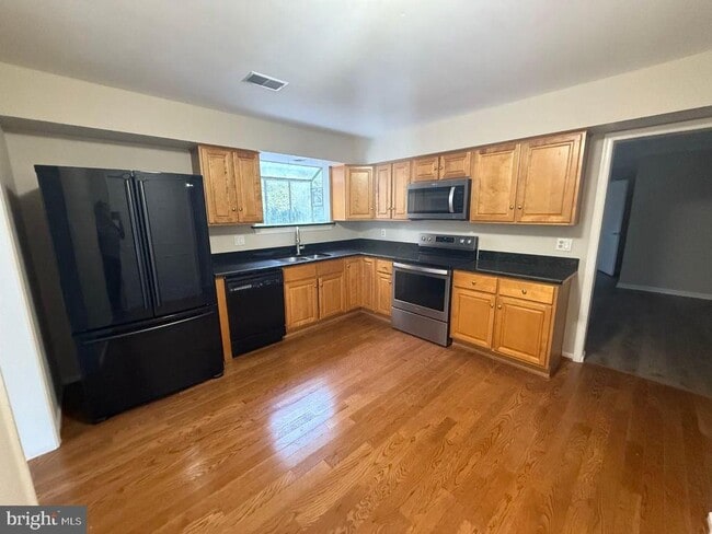 Building Photo - 3310 Applegrove Ct