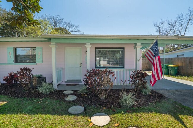 Building Photo - 106 N 17th Ave S