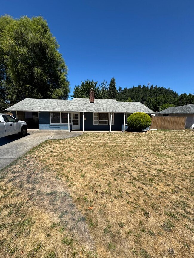Building Photo - Charming Updated 2 Bedroom Home with Huge Backyard, A/C & Owner-Paid Landscaping