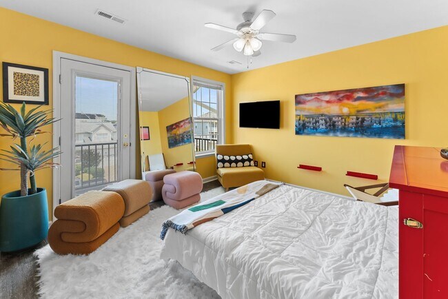 Building Photo - Grand View 115