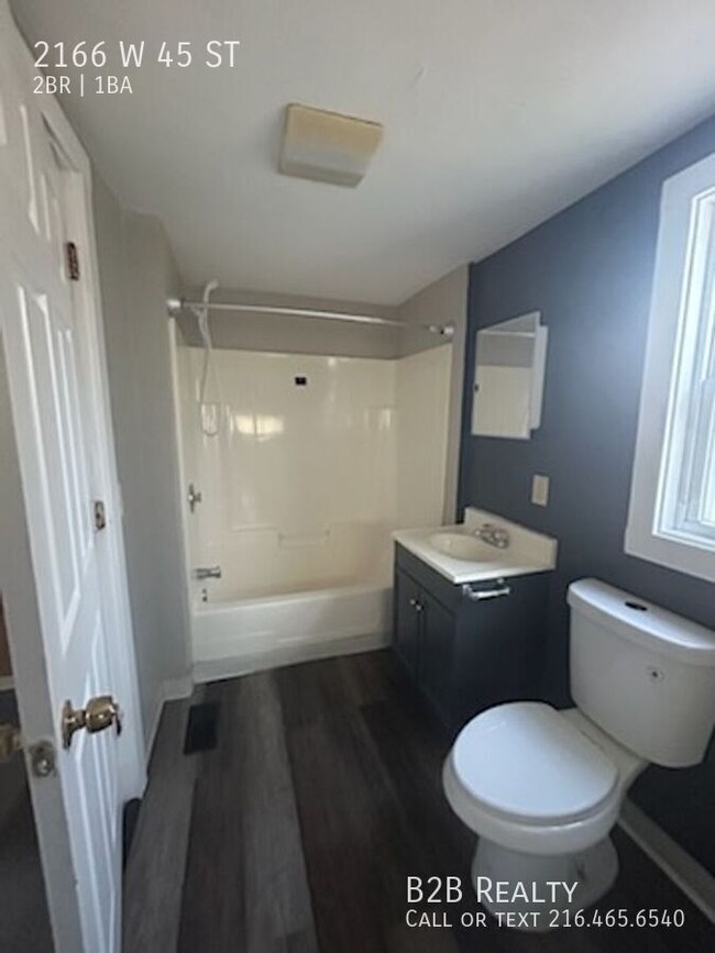 Building Photo - 2166 W 45th St