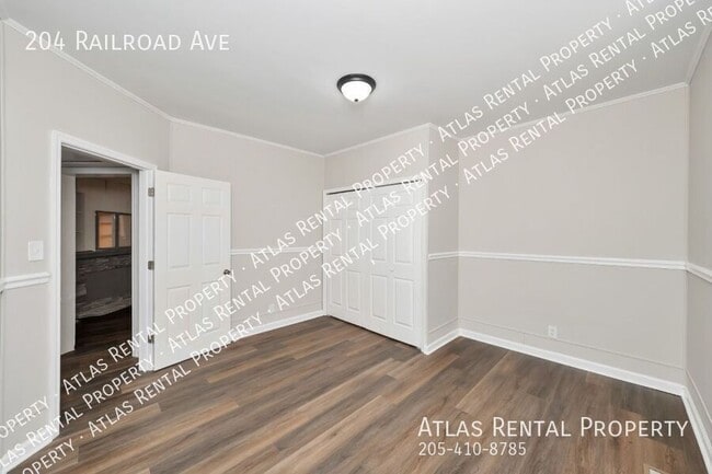 Building Photo - 204 Railroad Ave