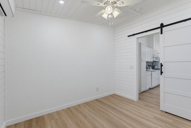Building Photo - 204 Marlin St