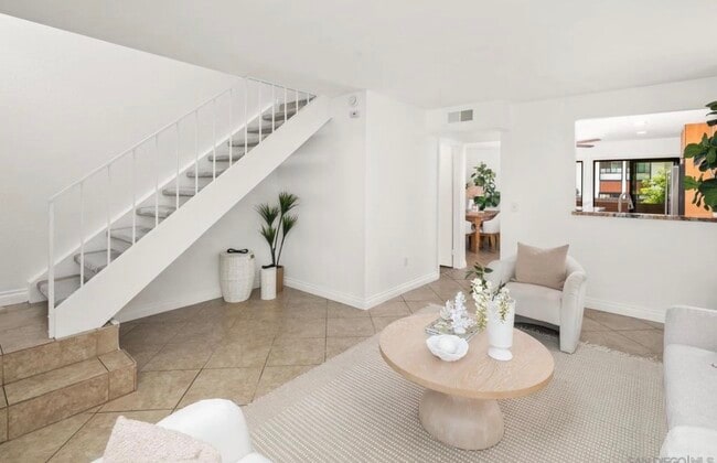 Building Photo - 2464 Caminito Ocean Cove