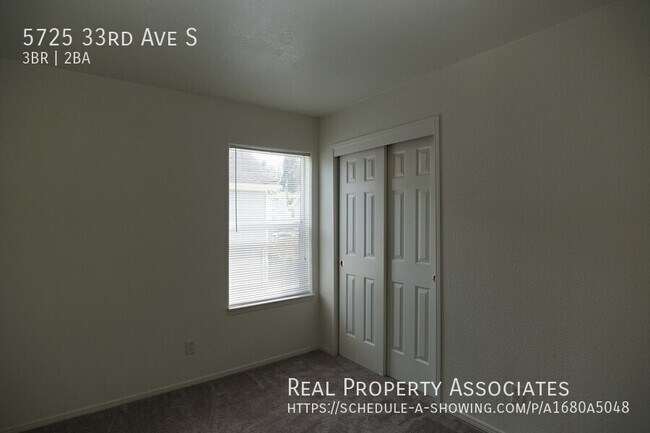 Building Photo - 5725 33rd Ave S