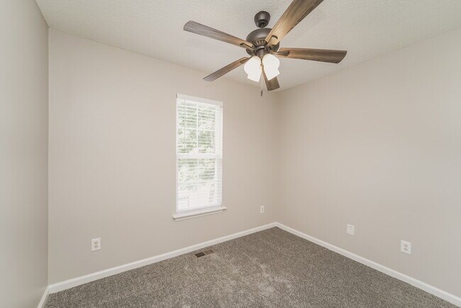 Building Photo - 8733 Cinnabay Dr