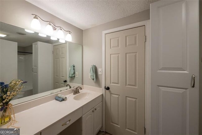 Building Photo - 3067 Steeplechase Dr
