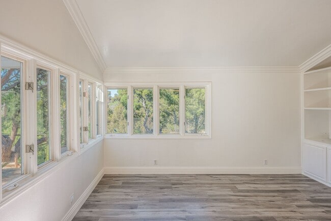 Building Photo - Serene Single-Level Living in Mission Hills Ranch