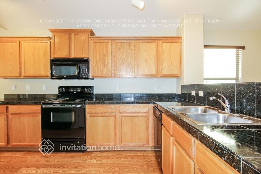 Building Photo - 18221 W Mission Ln