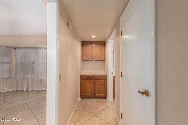 Building Photo - 13722 W Gable Hill Dr
