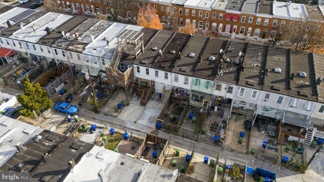 Building Photo - 328 S Macon St.