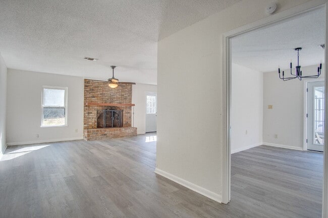 Building Photo - Stunning 4BR/2BA Pensacola Home with Private Pool, Modern Kitchen, Luxury Vinyl Flooring, Fully F...