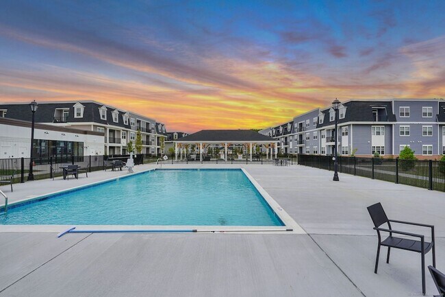 Building Photo - 280 Salmon Brook St