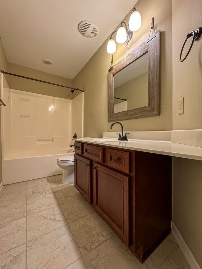 Building Photo - 2900 Blackwater Ct